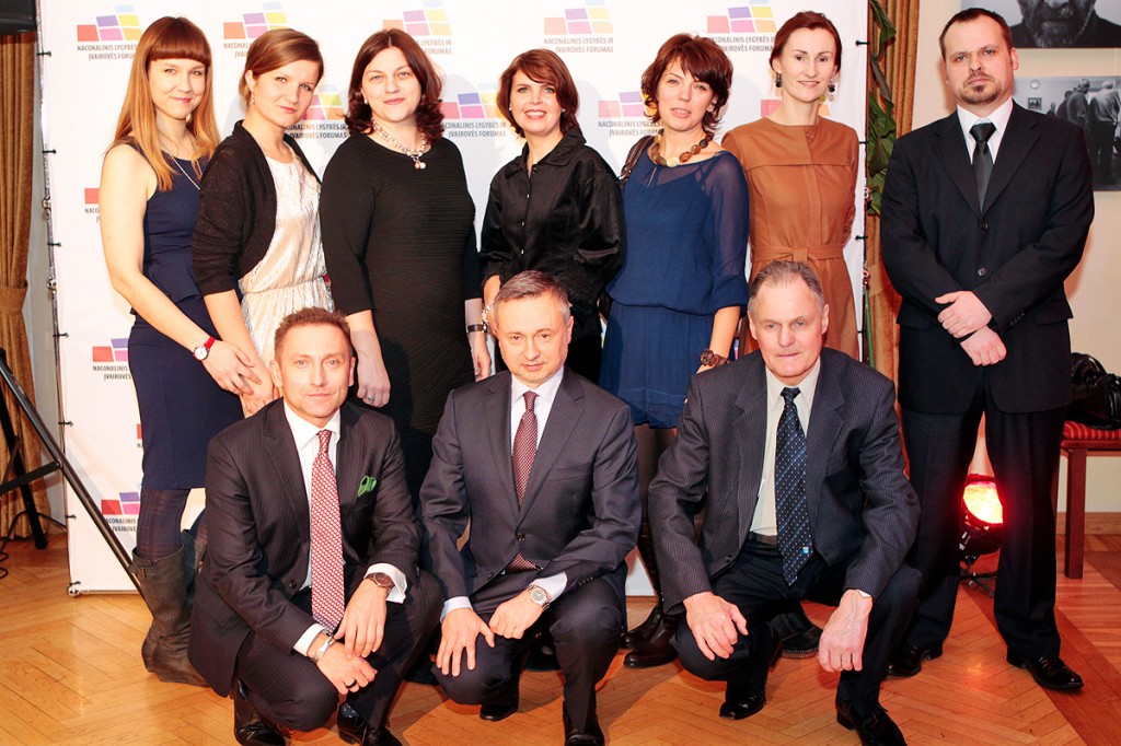 Nacionalinio lygybės ir įvairovės forumo komanda per pirmuosius apdovanojimus 2014 m.