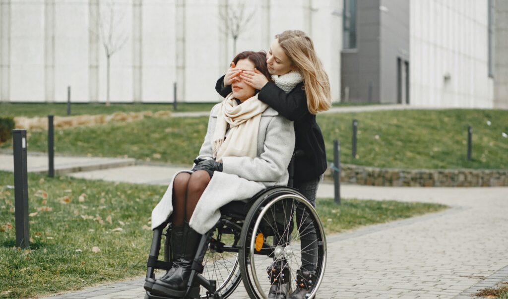 Moteris su negalia