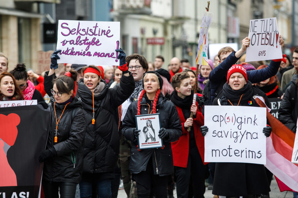 Moterų protesto akcija, Eriko Ovčarenko, BNS nuotr. 