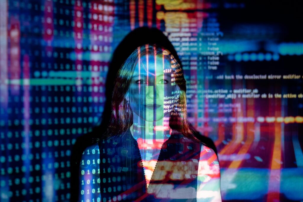 Asmeniniai duomenys rodomi per projektorių, ThisIsEngineering nuotr.
