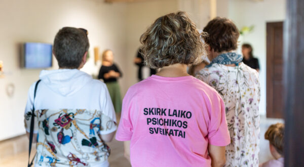 Marškinėliai su užrašu „Skirk laiko psichikos sveikatai“, Giedriaus Matulaičio nuotr.